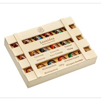 COFFRET EN BOIS de 18 chocolats au liqueur pure